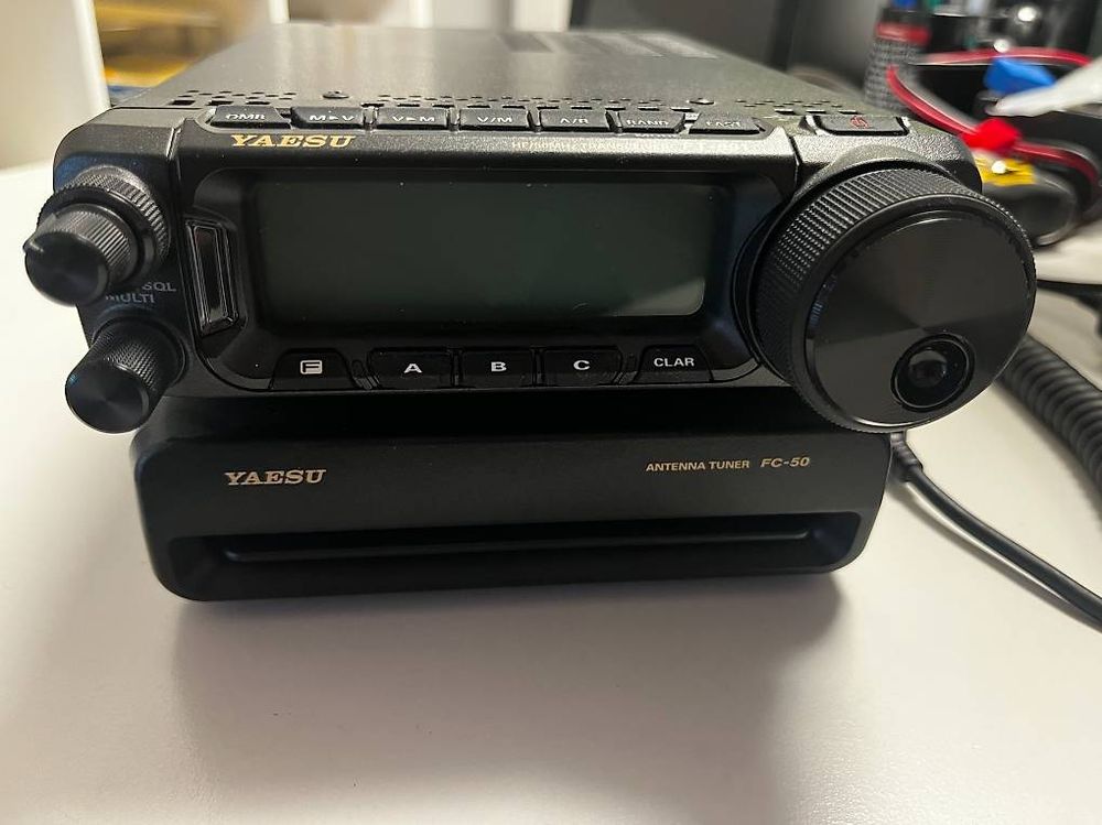 Yaesu Funktechnik: Yaesu FT-891 + FC-50 Ham Radio HF/50MHz Trx. + Antenna Tuner – Gebraucht aus Birmenstorf AG von drbokko 4