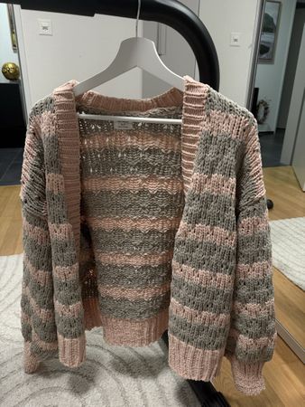 Cotton On Strickjacke, Grösse S, perfekt für den Herbst!