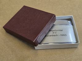 Vintage Benzinfeuerzeug 1960 "FC Breitenbach" mit OVP – NOS 