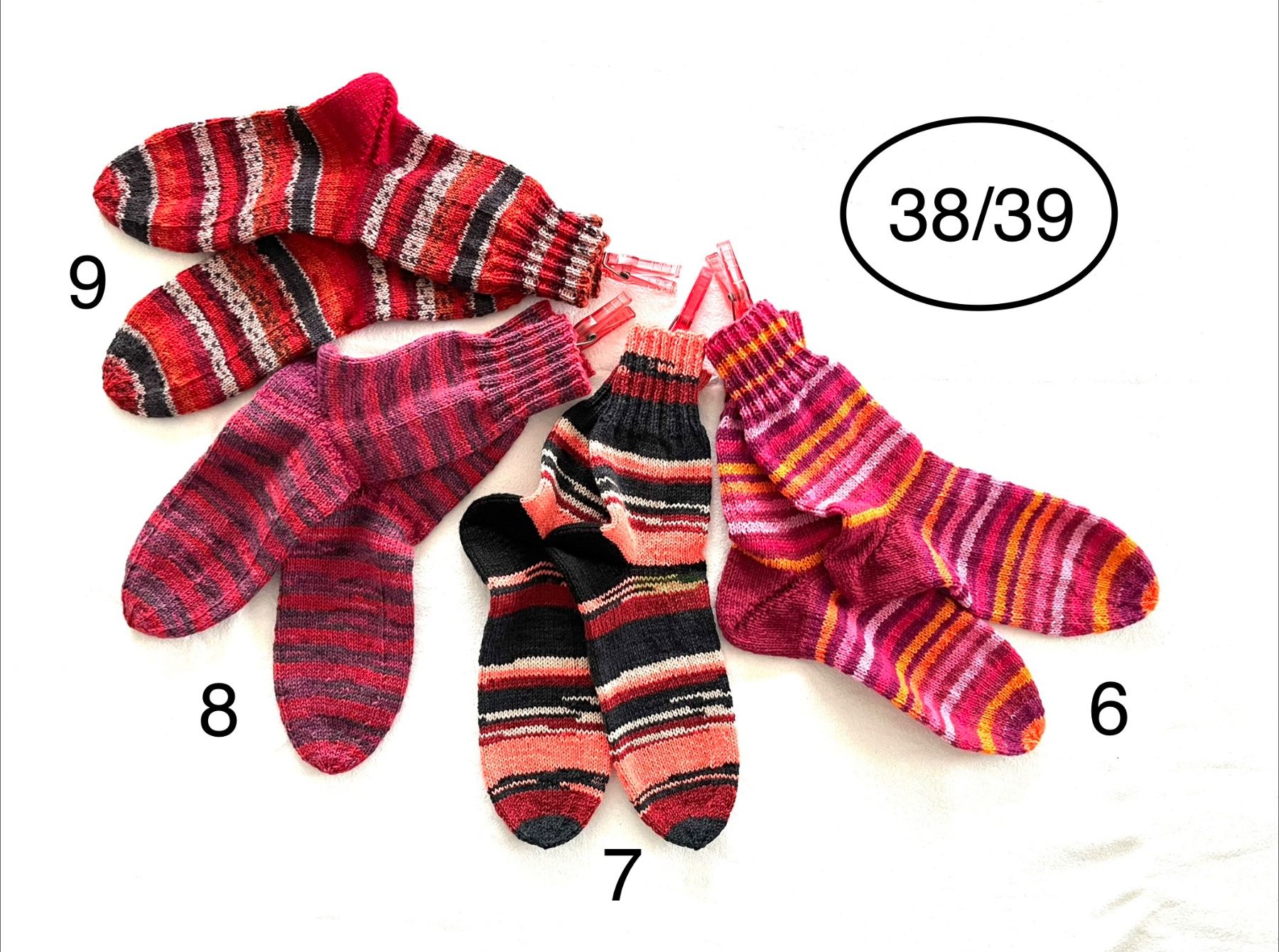 Calze: handgestrickte Wollsocken, 38/39 – Nuovo e nell'imballaggio originale da Engelburg venduto da rautibus