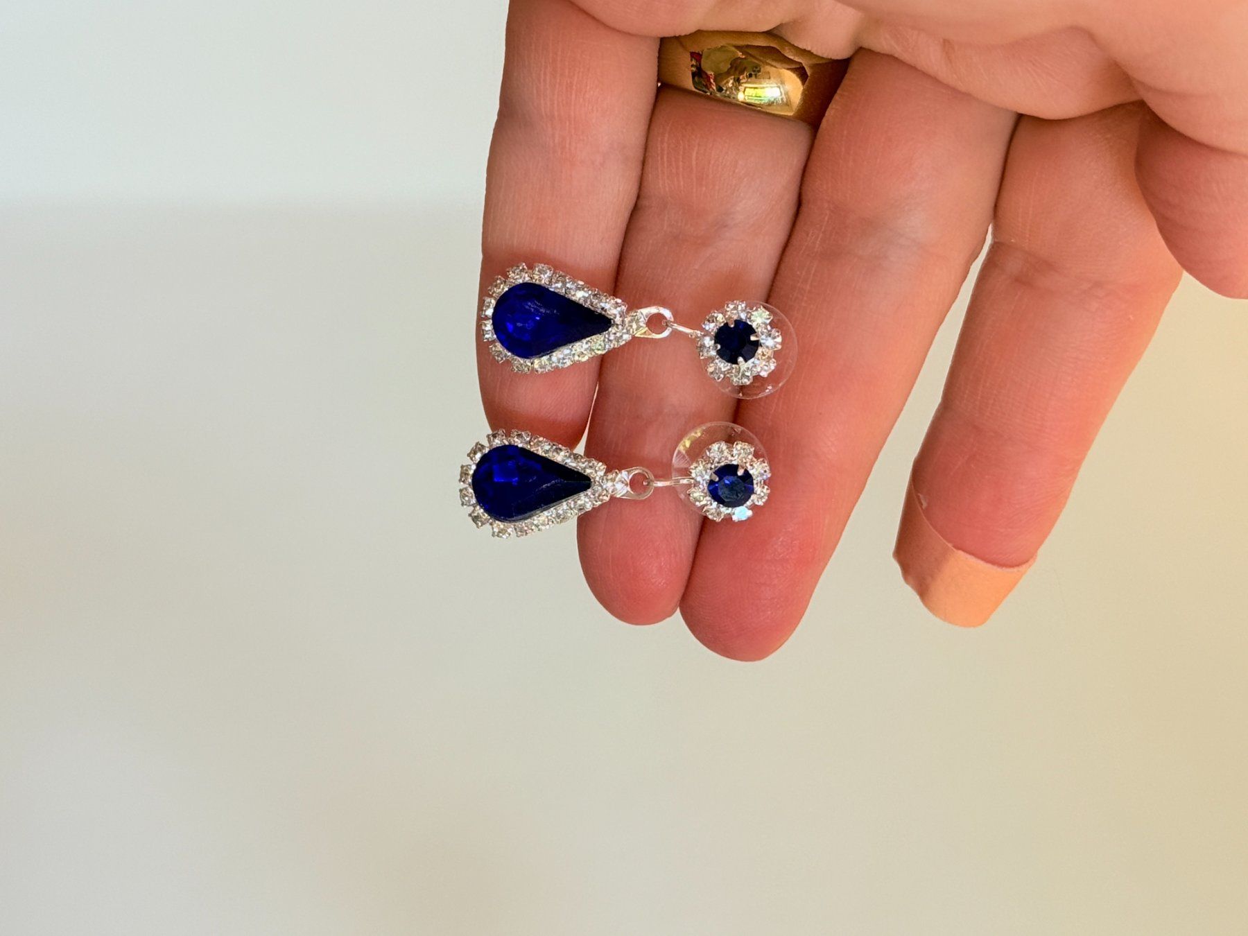 Altri gioielli: LOT Collier élégant avec pendentif bleu – Nuovo e nell'imballaggio originale da Genève venduto da AGBERG 5