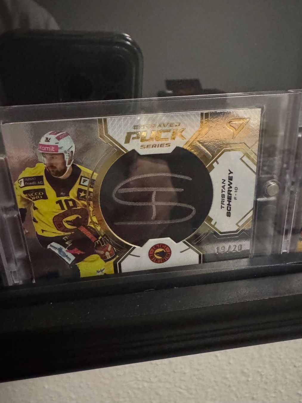 Sportzoo Carte collezionabili: Tristan Scherwey. Signed . SCB . Sportzoo – Usato da Flamatt venduto da Gamer1991