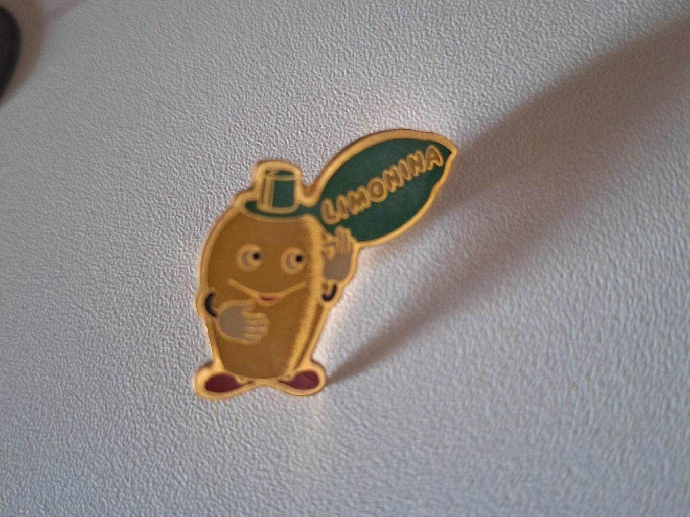 Plaquettes & Badges: Pin Limonina – D'occasion à Erlinsbach par pfunky