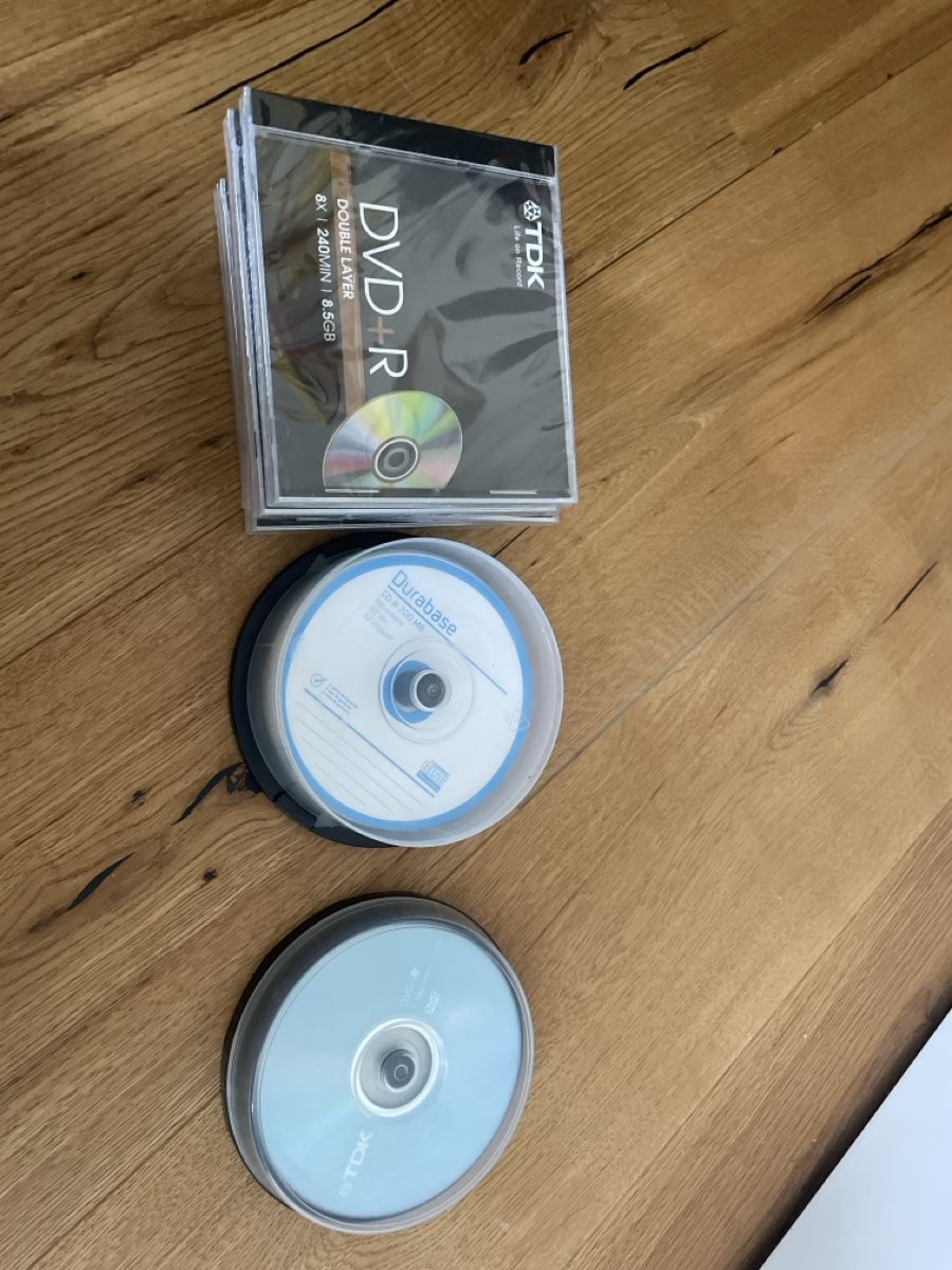 CD & DVD vergini: Cd zum brennen – Nuovo (secondo la descrizione) da Rickenbach LU venduto da creegoo