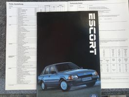 Ford Escort Verkaufsprospekt mit 40 Seiten Januar 1986