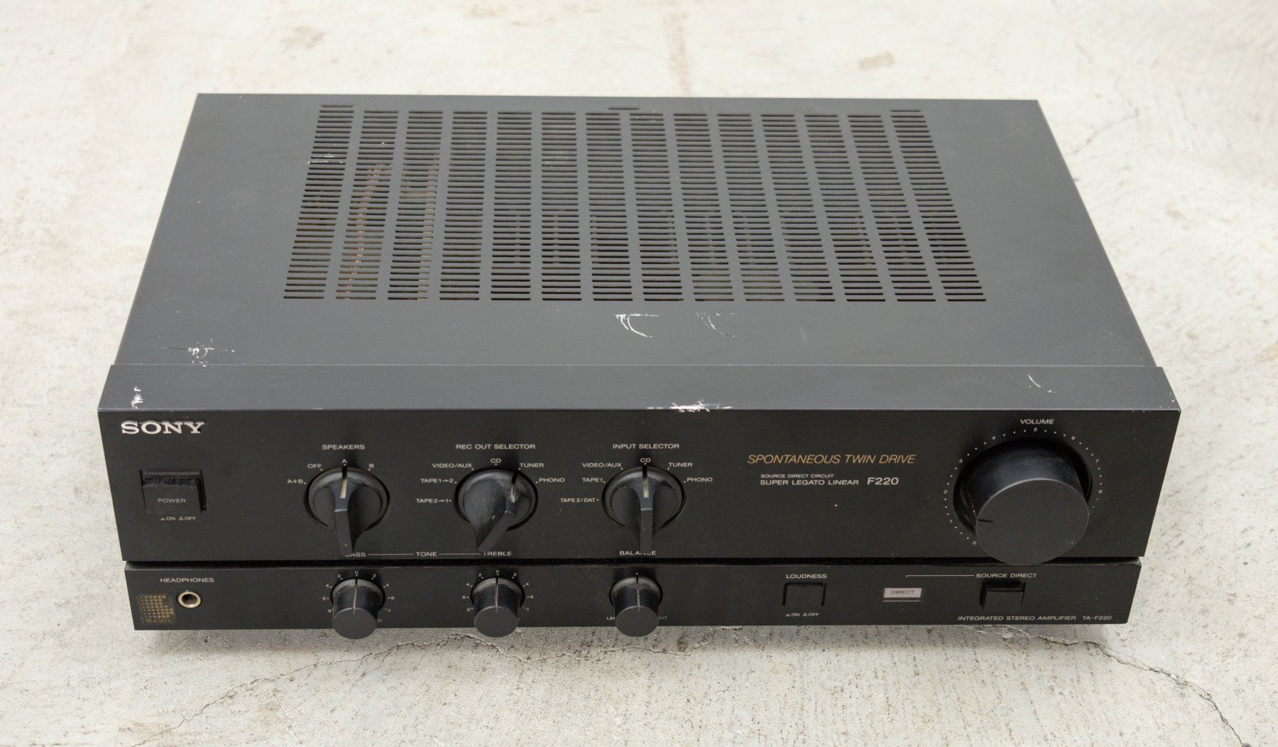 Sony Amplificatori: Verstärker SONY TA-F220 – Usato da Zürich venduto da ZuercherBrockenhaus 1