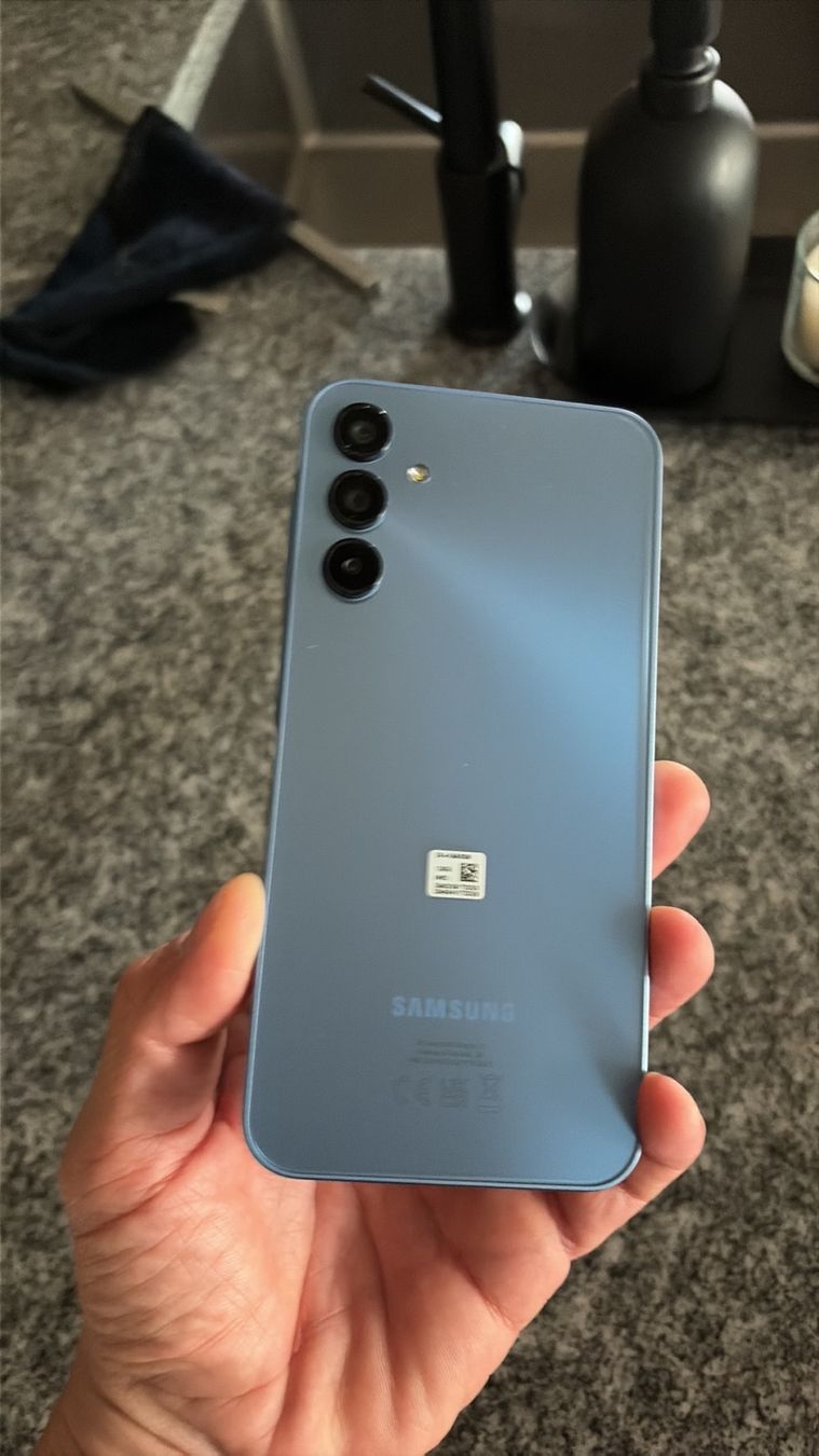 Samsung Portables: Samsung Galaxy A15 5G 128GB – Neuf avec emballage d'origine à Uerkheim par Pata180817 6