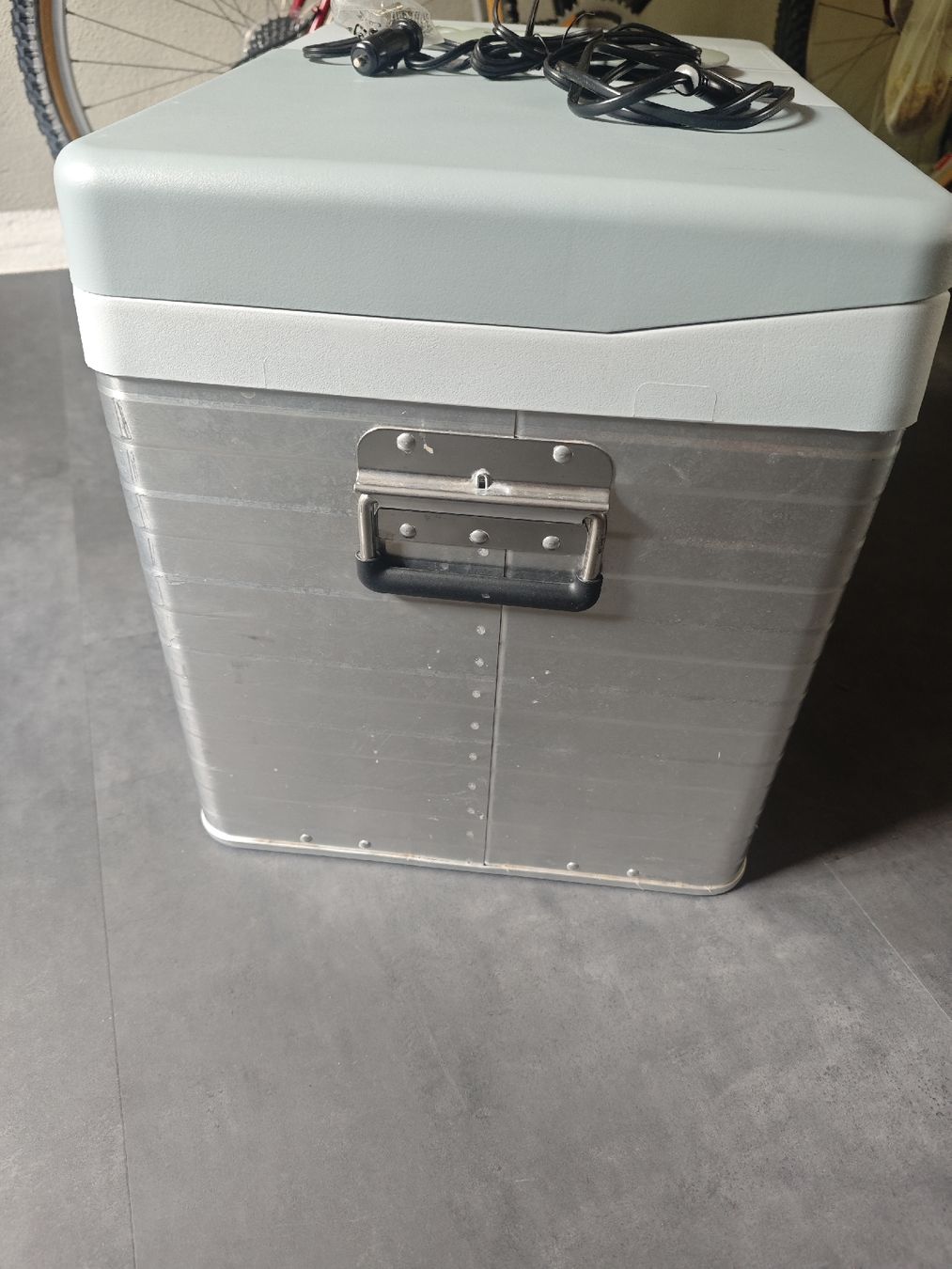 Mobicool Réfrigérateurs et refroidissement: Aluminium - Kühlbox Mobicool 12V/220V – D'occasion à Zofingen par rassecrew 6