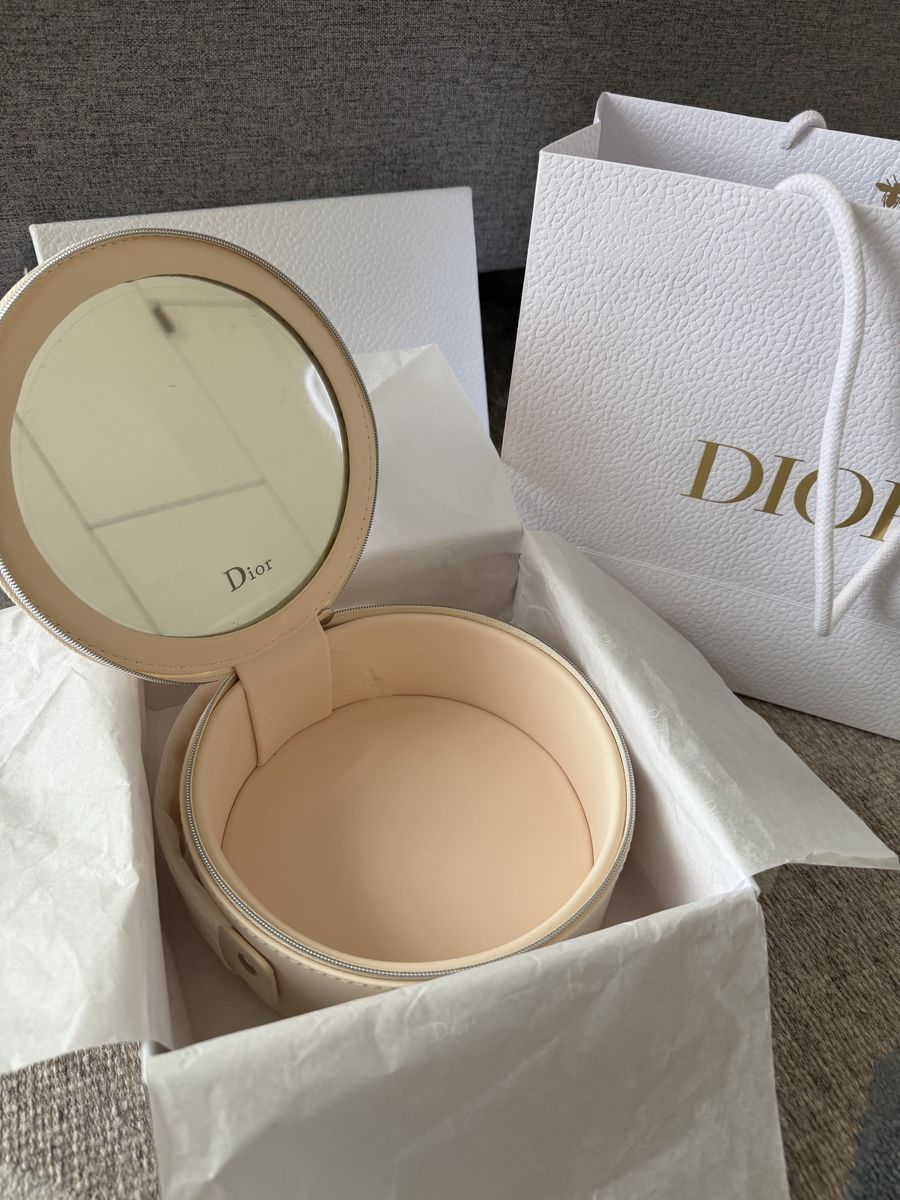 Dior Custodie per cosmetici: Dior Round Cannage Vanity Bag – Nuovo e nell'imballaggio originale da Luzern venduto da doj_t68f 2