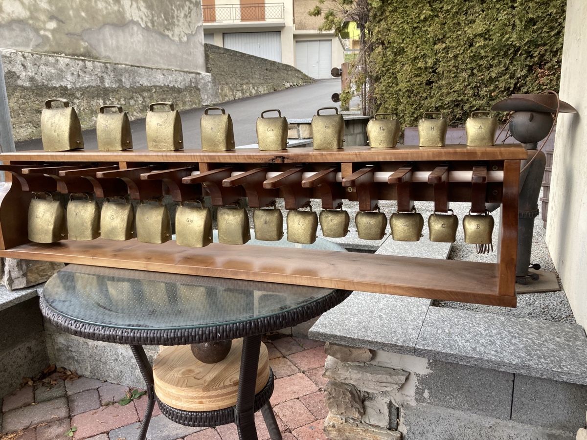Campanacci mucche: Cloches Piano – Usato da Orsières venduto da 2012momo01 9
