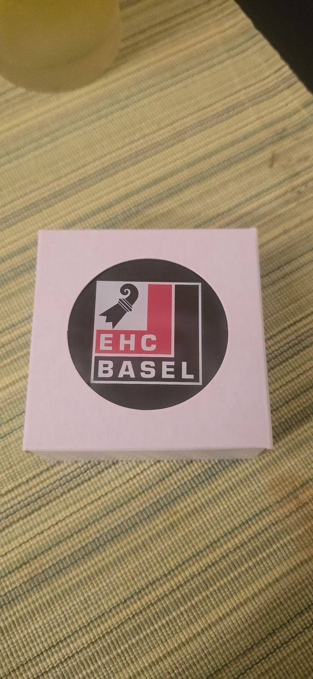 Palloni: EHC Basel Burger King Puck  – Nuovo e nell'imballaggio originale da Schindellegi venduto da Spinas02