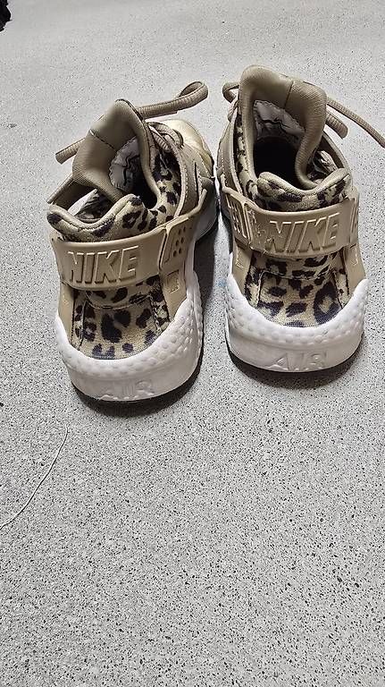 Scarpe per ragazzi: Nike Turnschuhe Gr. 37 – Usato da Wetzikon ZH venduto da MrsSulser88