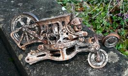 antiker HEU - KRAN Laufkatze L 58cm breite 18cm