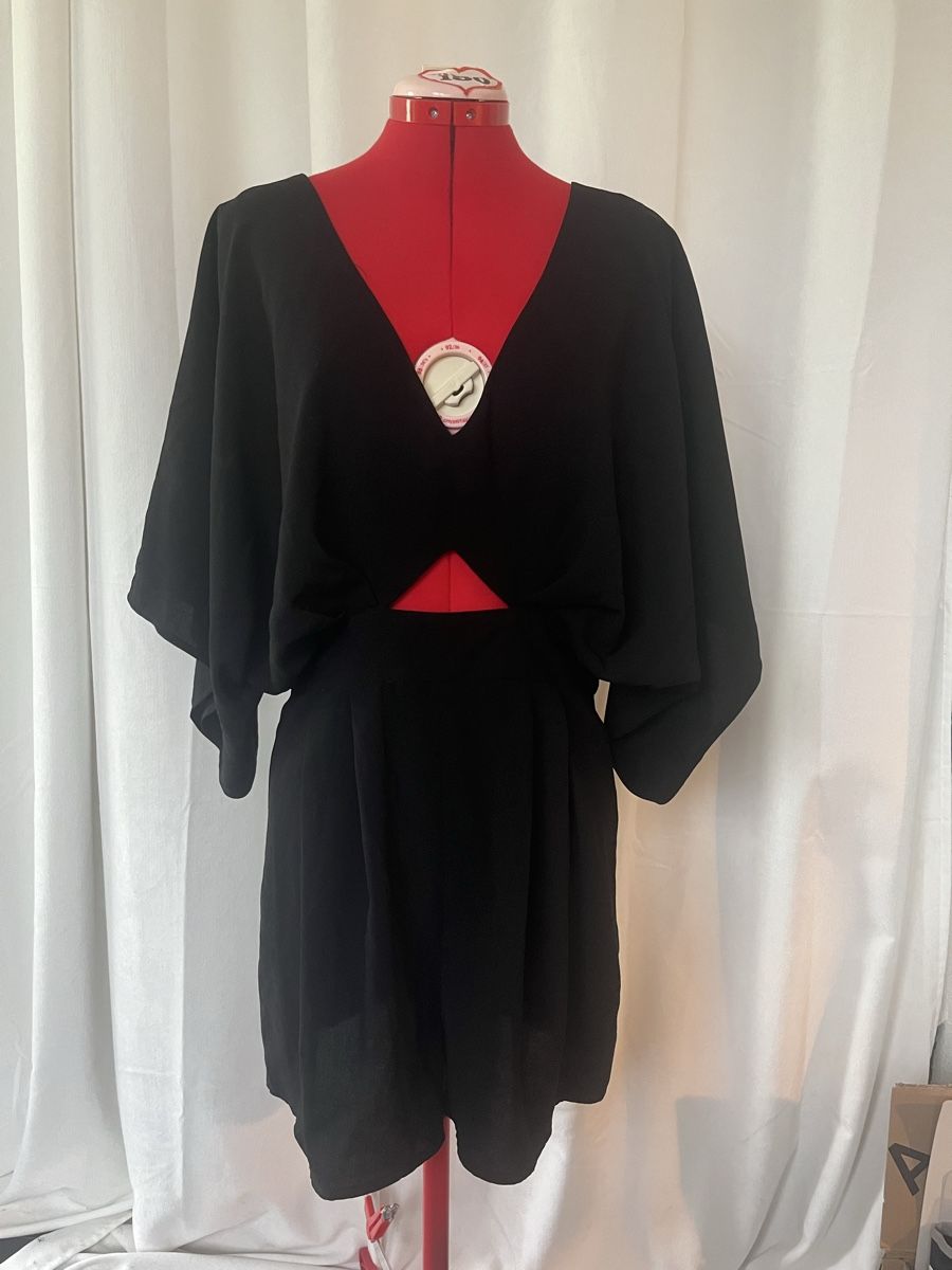 Asos Tute: Combinaison noire été, dos nu – Nuovo (secondo la descrizione) da Erde venduto da des_f5d6