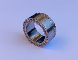 Massiver Edelstahl Ring mit Strass – Schweizer Grösse 54 