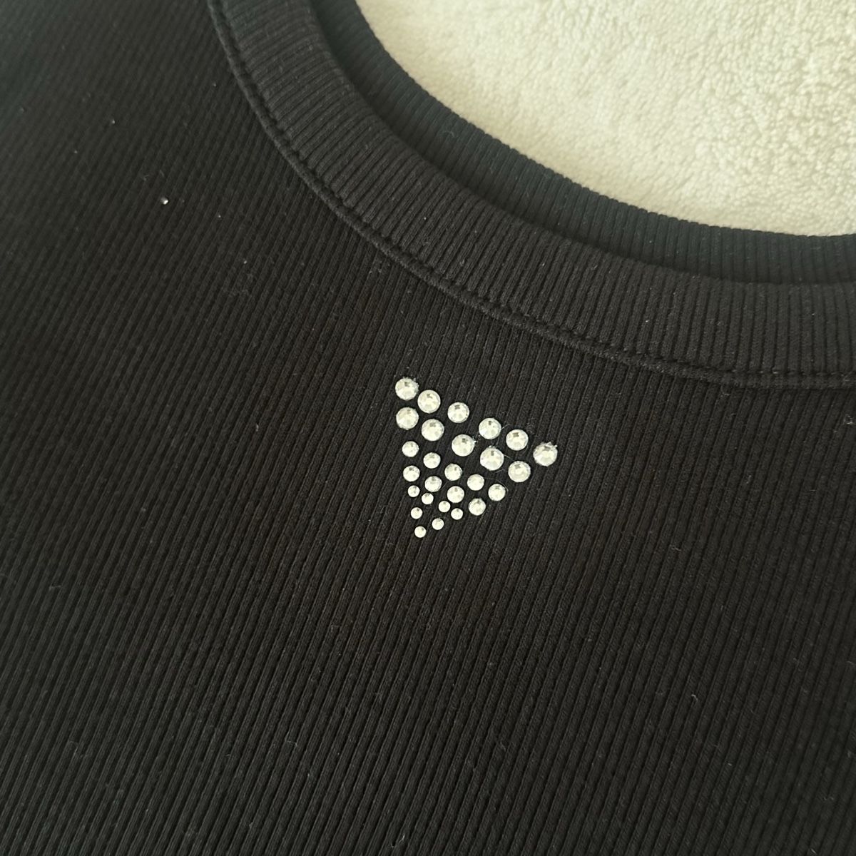Guess Tops: Guess Y2K Rhinestone Tank Top – Gebraucht aus Givisiez von dor_xb9k 1