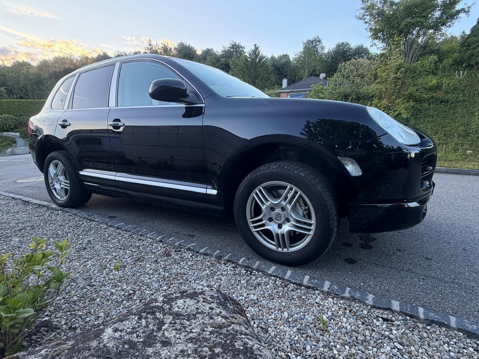 Porsche Autos: Porsche Cayenne S 4.5 V8 (Techart Front / Seitenschweller) – Defekt aus Bellach von Mike_e 1