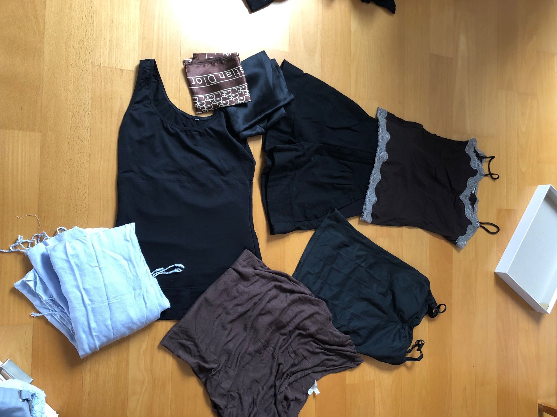 Lotti di vestiti: Kleiderpaket, Diverse Kleider Konvolut – Usato da Buchs-ZH venduto da Birikina 6