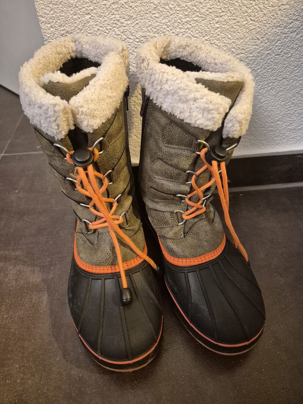 Scarpe per ragazzi: Bottines d'hiver chaudes, taille 37 – Usato da Carrouge (VD) venduto da Littlefavroux