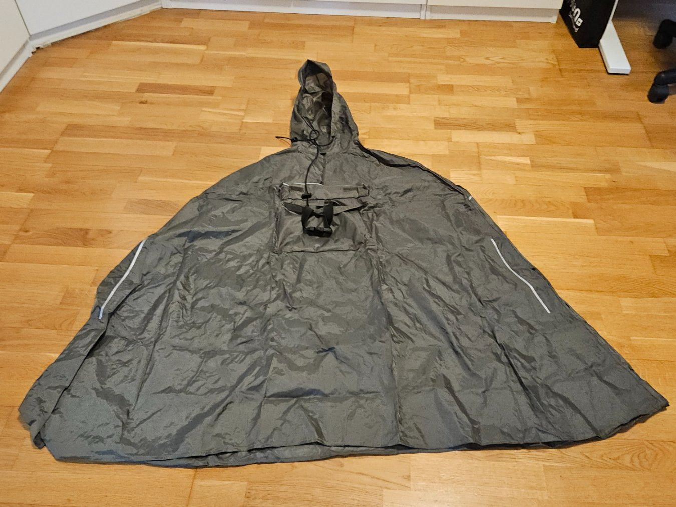Autres vêtements & accessoires: Regenponcho – Neuf (Voir description) à Zürich par P.N