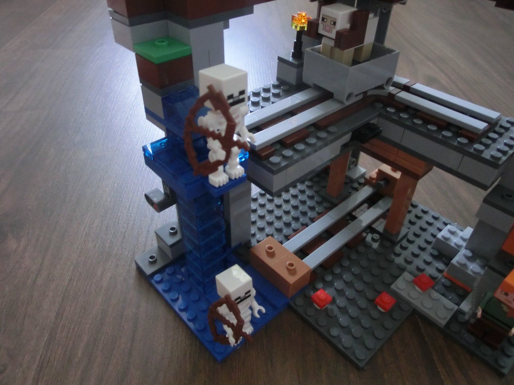 Lego Jeux de construction: Lego Minecraft 21169 Das erste Abenteuer – D'occasion à Heerbrugg par Doblinsky 1