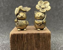 2er Set Vintage Messing-Katzen figuren Handarbeit mit Blatt