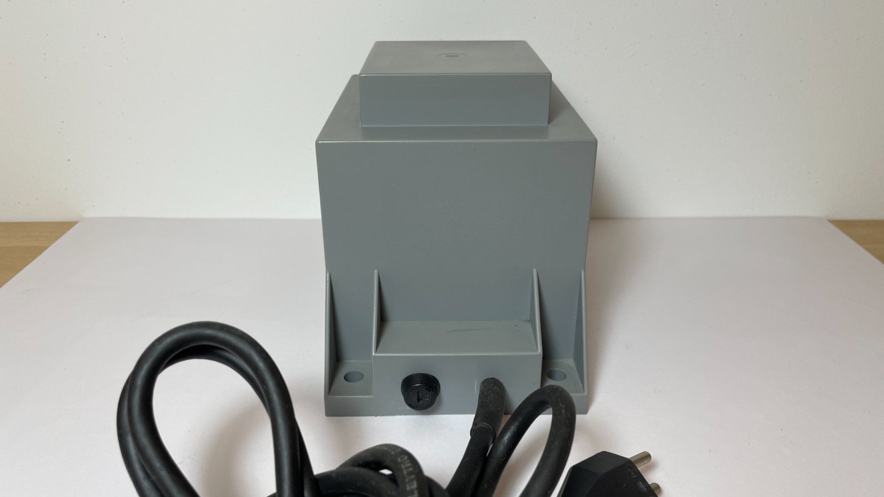 Convertisseurs: Transformateur 220/110V - 1200W – D'occasion à Chancy par alexFavre 1