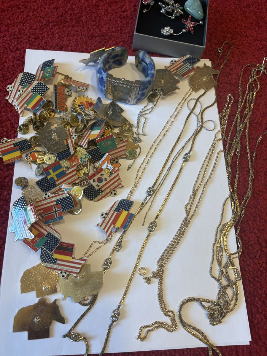 Sonstiger Schmuck: Mode Schmuck Pins Mix – Gebraucht aus Murten von Tzaugg