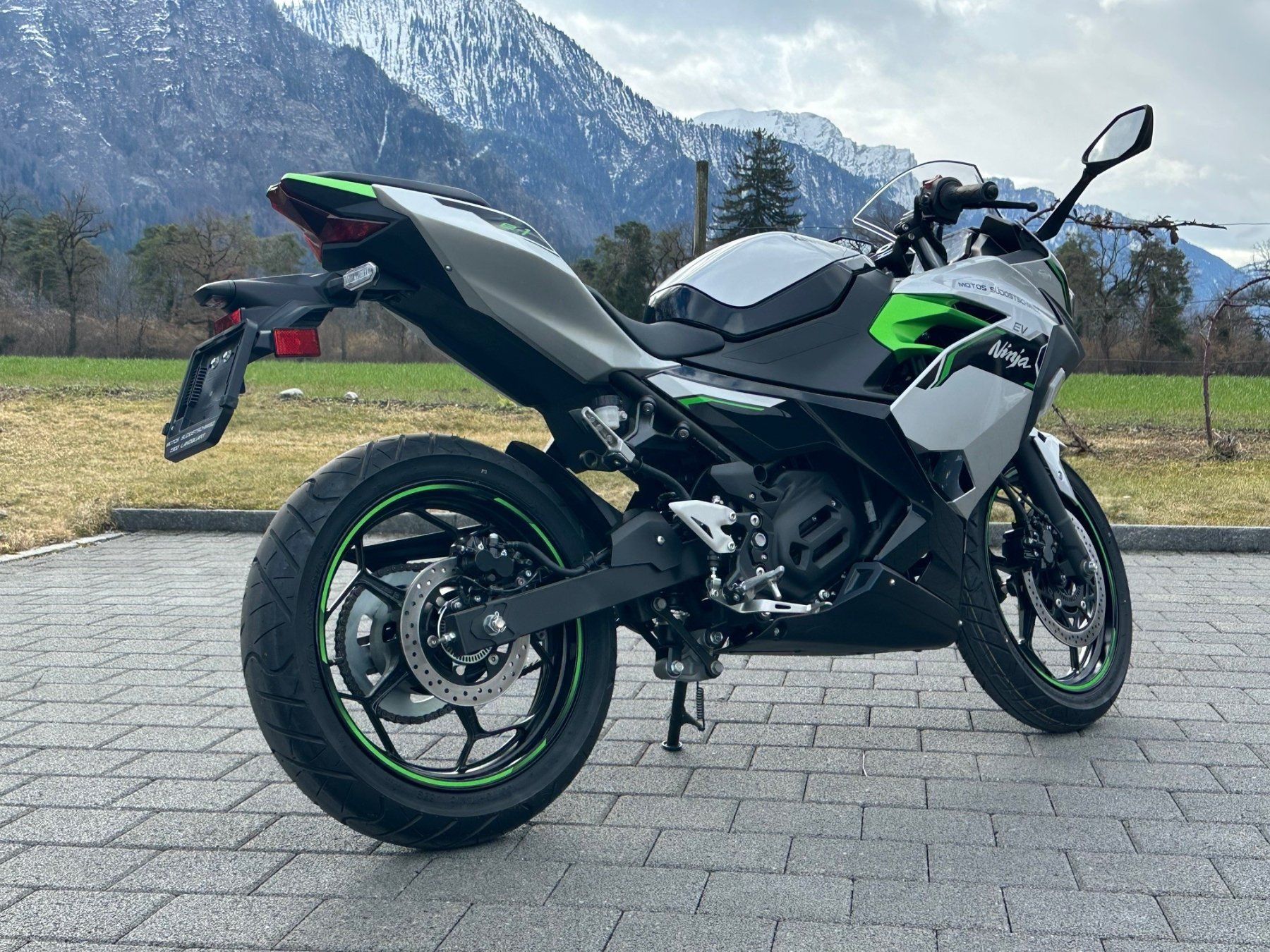 Kawasaki Strasse: Kawasaki Ninja e-1 – Gebraucht aus Landquart von jes_6zrh 2