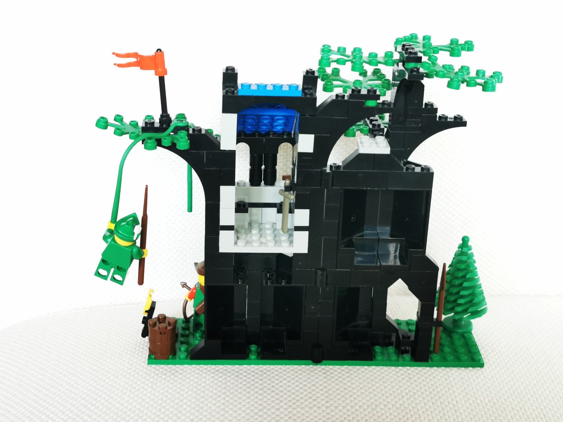 Lego Kit di costruzioni: LEGO Castle 6054 Forestmen's Hideout – Usato da Ermatingen venduto da Irem77 2