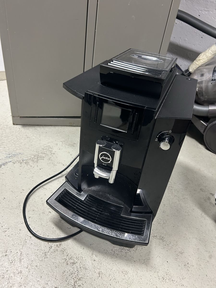Jura Macchine per caffè & Macchine per espresso: Jura Kaffeemaschine – Usato da Steinmaur venduto da ES_P-Veloce 2