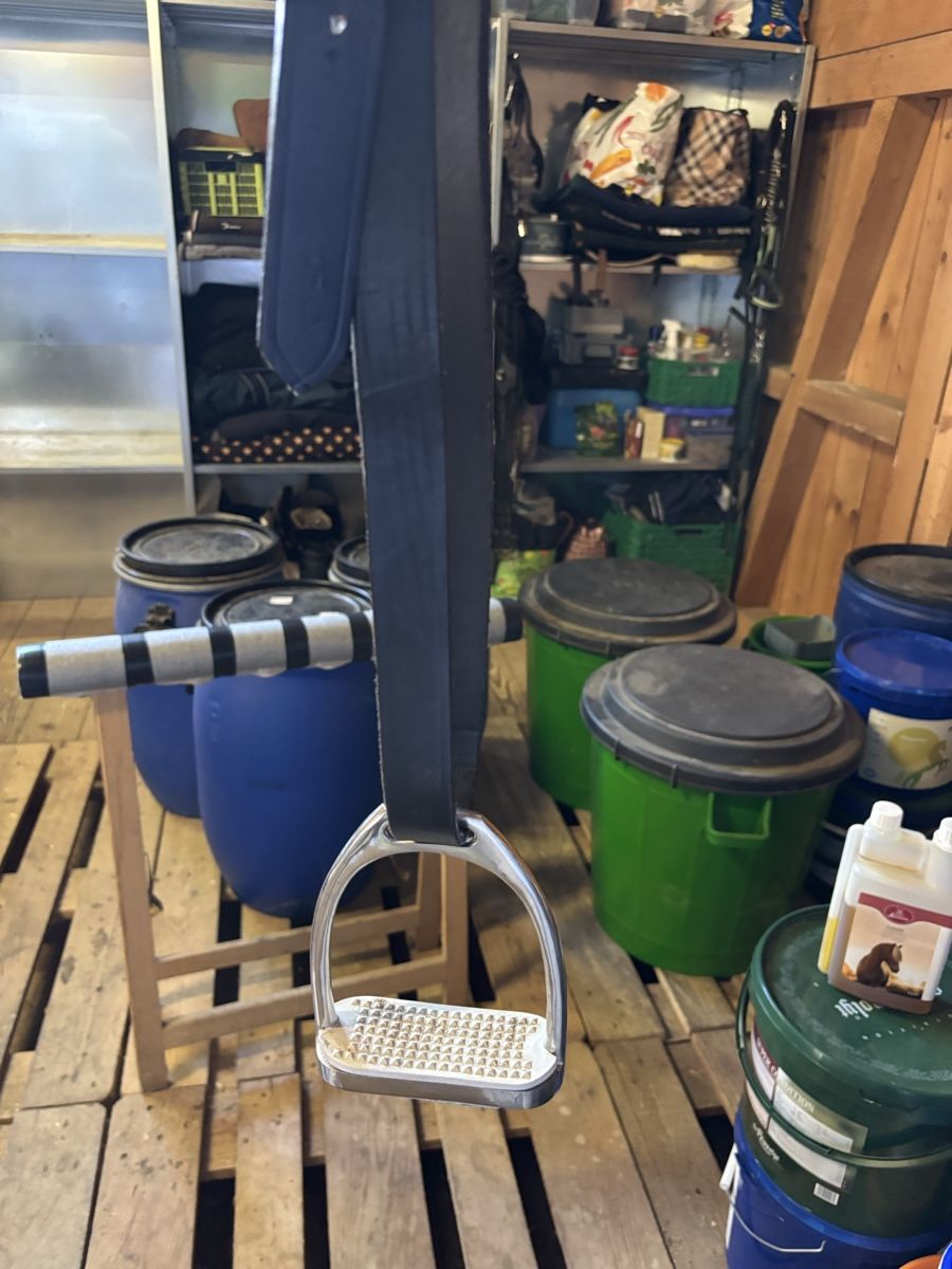 Selle & Accessori: Steigbügel mit Riemen – Usato da degersheim venduto da mutti1