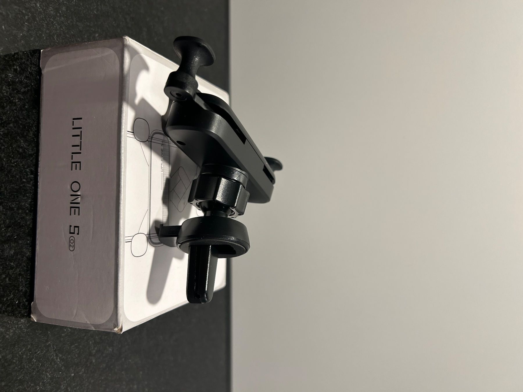 Telefoni cellulari / Smartphones: Handyhalter Auto  Kompakt & praktisch – Nuovo (secondo la descrizione) da Balsthal venduto da Vertrauensvoll.99. 2