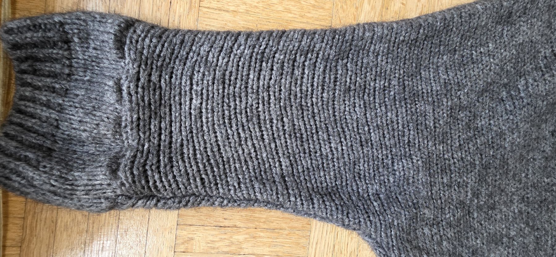 Maglioni & Felpe: Pull laine Gris chiné Taille Unique – Usato da Yverdon-les-Bains venduto da van_dq65 2