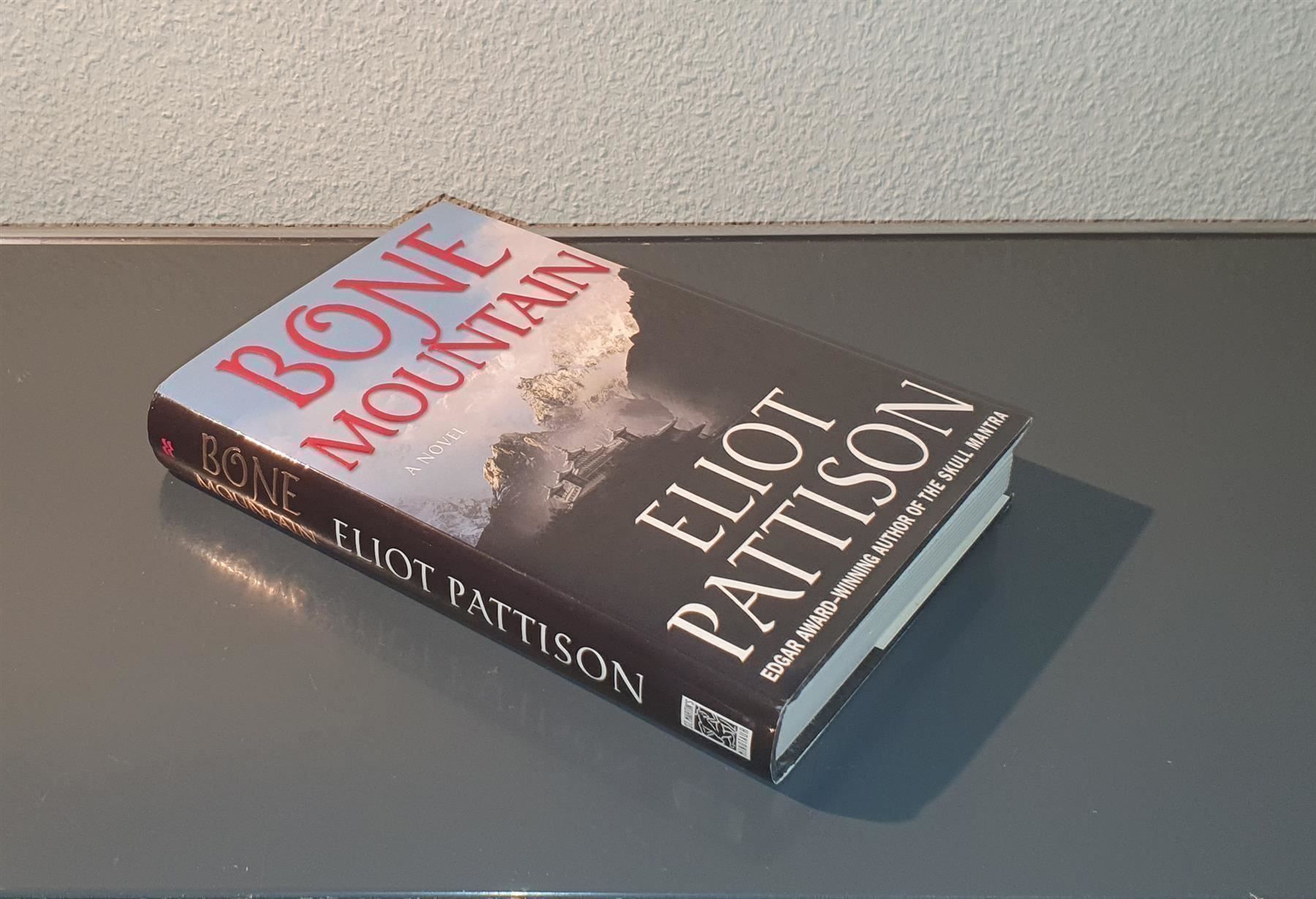Libri: Bone Mountain von Eliot Pattison – Usato da Dübendorf venduto da Povo 2