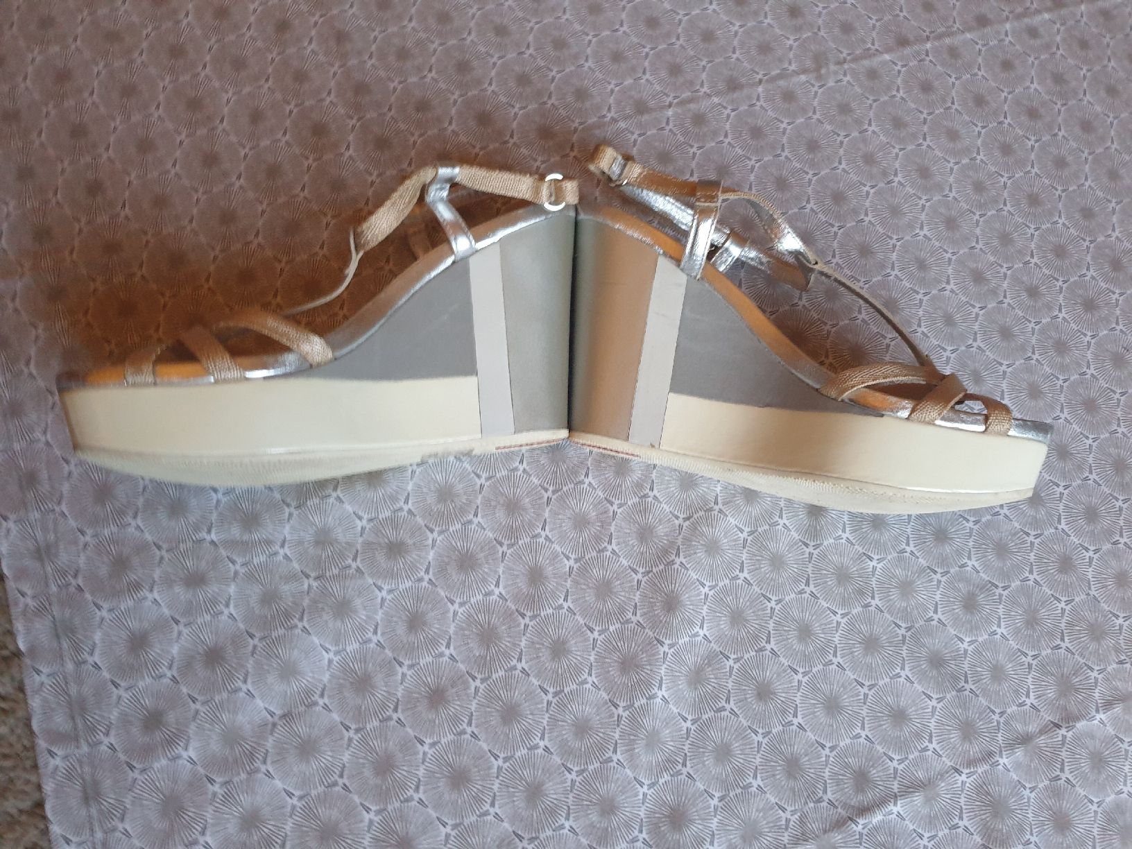 Prada Scarpe da donna: Sandalen Gr.39.5 Prada silber – Nuovo (secondo la descrizione) da Zürich venduto da yoarg 1