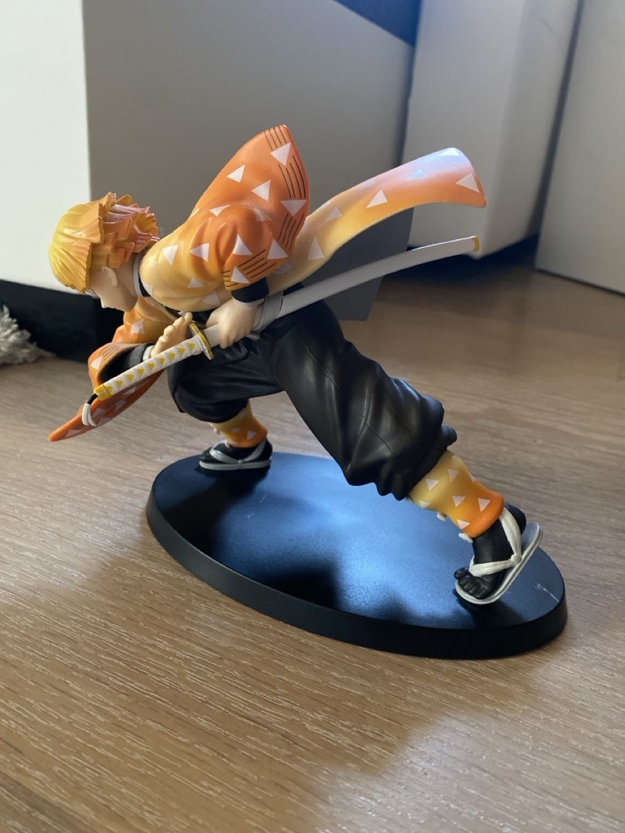 Alle Dekorationen: Demon Slayer Figurines and Katana – Gebraucht aus Bennau von L_Scho 3