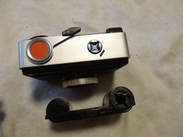 AGFAMATIC 100 SENSOR ANTIK FILM KAMERA-MIT FILM .TRAG,LÄÜFT