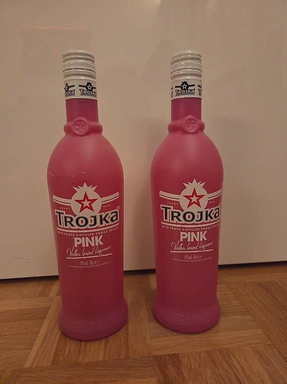 Bevande alcoliche: Trojka Pink Vodka Liqueur – Usato da Weiningen ZH venduto da Sandra188