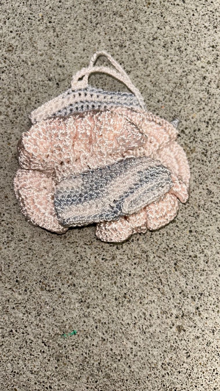 Poupées: Gestricktes Barbiekleid - Handmade – D'occasion à Safenwil par 2hand_aber_wertvoll 1