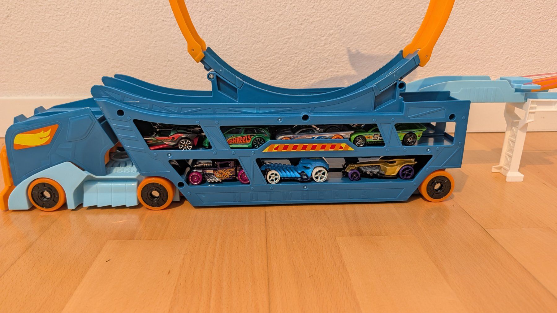 Hot Wheels Spielzeuge: Hot Wheels Stunt N Go Transporter & Trackset – Gebraucht aus Koppigen von Ozumbach 1