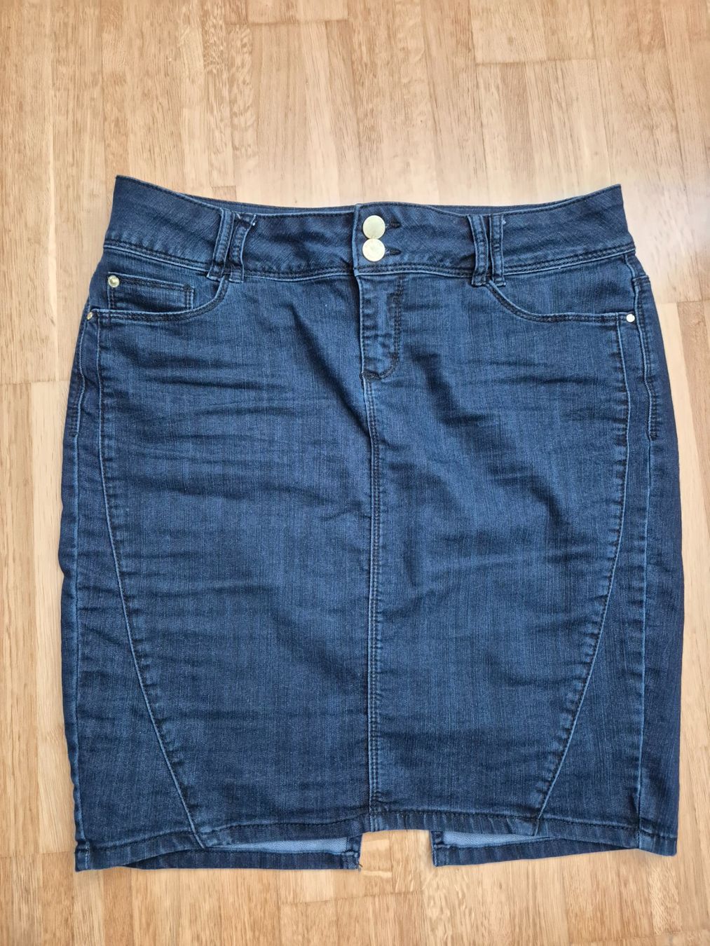Gonne: Jeans-Rock Damen Gr. 40 – Usato da Pfäffikon SZ venduto da Ka6ka
