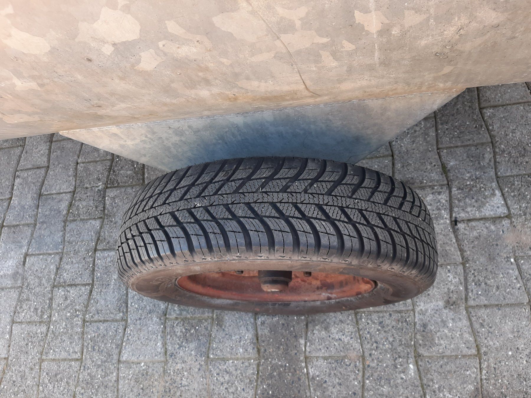 Accessori: Tränkefass 950 Liter mit Trog – Usato da Arnegg venduto da Heinz16 3