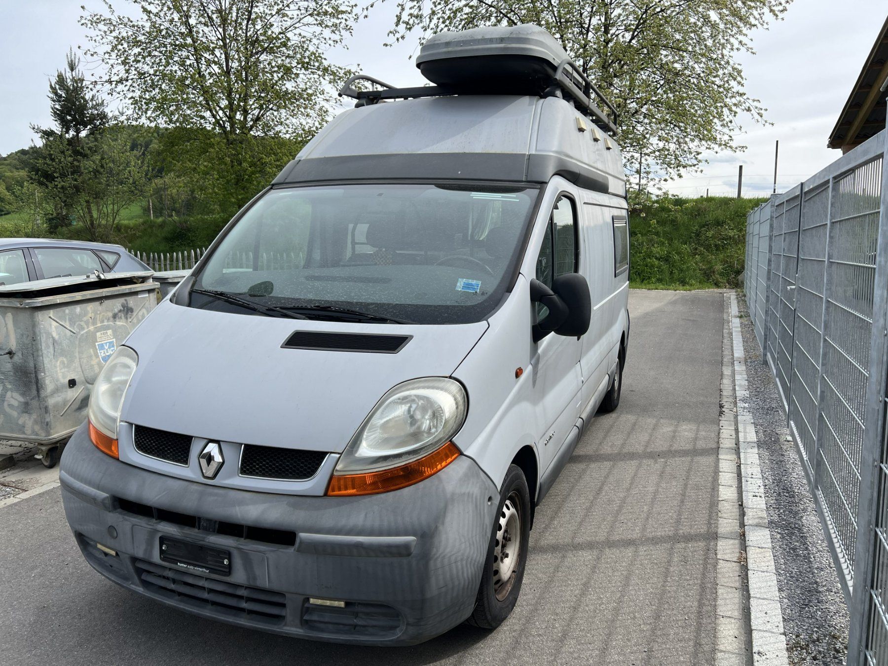 Renault Veicoli da campeggio: Renault Trafic Camper überhöht lang – Usato da Eglisau venduto da ehutter2