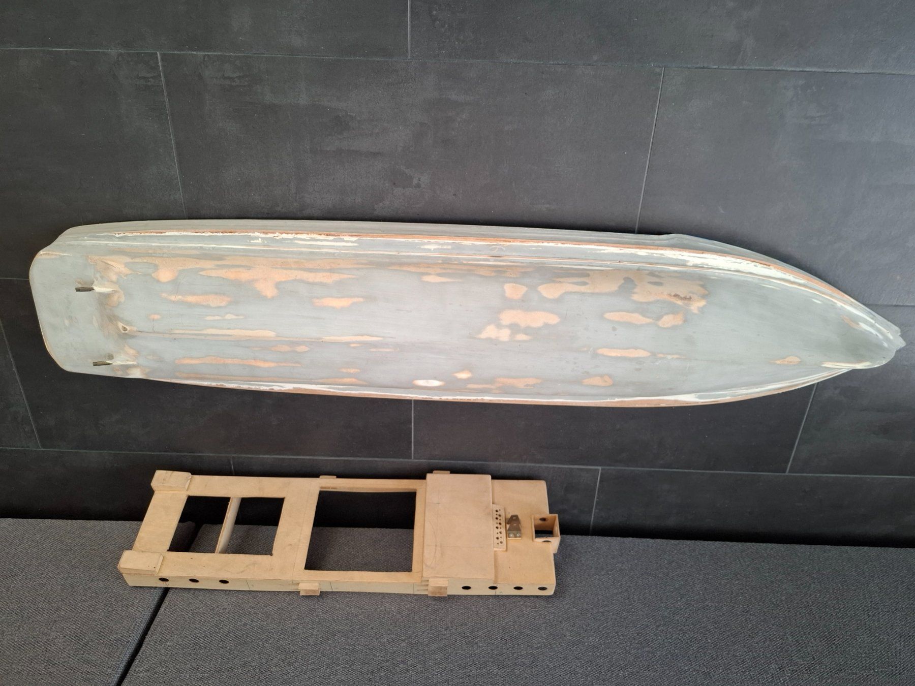 Modellismo RC: Rumpf Modellschiff Modellboot Holzrumpf 118 cm – Usato da Chabrey venduto da fluvius 2