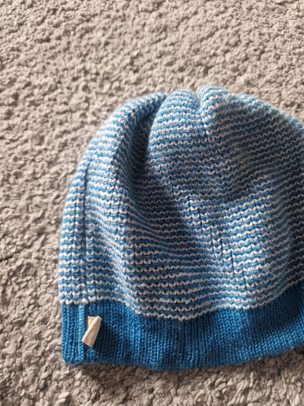 Altro abbigliamento per bambino: Disana Mütze Gr3 – Usato da Basel venduto da chingson 1