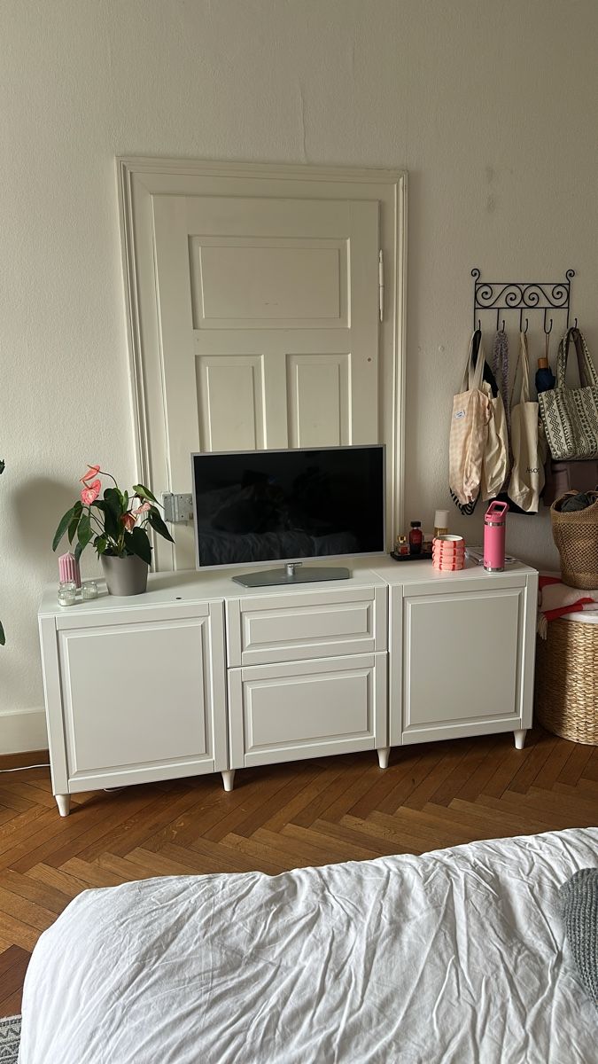 Ikea Cassettiere: Ikea BESTÅ Kommode weiss – Nuovo (secondo la descrizione) da Zürich venduto da milimilu1