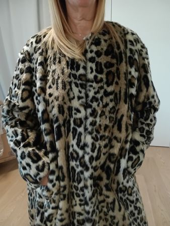 Faux fur coat Rockandblue leopard print size 40, used once