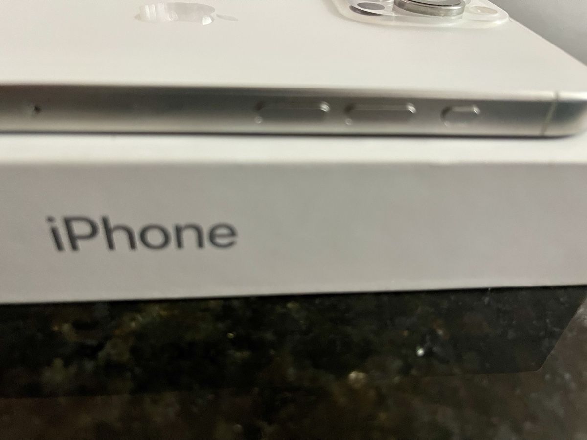 Apple Telefoni cellulari / Smartphones: Apple iPhone 15 Pro max 1TB  – Usato da Nürensdorf venduto da Bello8 4