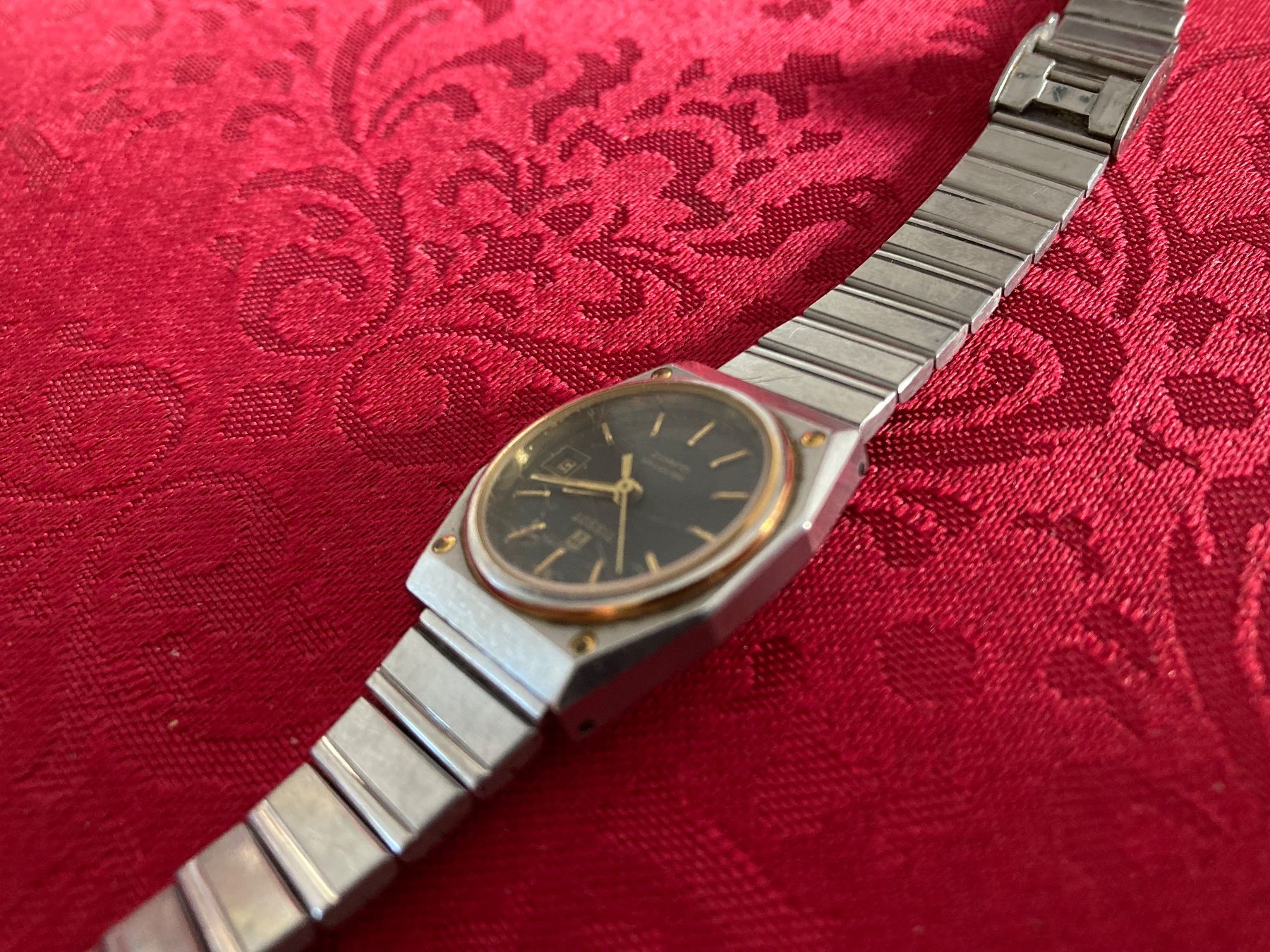 Tissot Orologi: TISSOT Damenuhr, Quartz, mit Datum – Usato da Chur venduto da Spuntz1 2